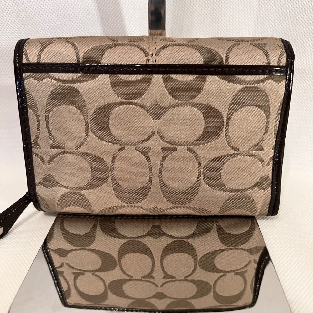 Coach Mini Signature Wallet - Picture 2 of 5